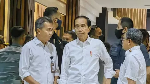 Kumpulkan Ketum Parpol Koalisi, Jokowi Minta Tolong Dimengerti - GenPI.co