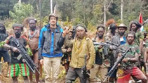 Wilayah Pencarian Pilot Susi Air Disandera KKB Papua Dipersempit - GenPI.co