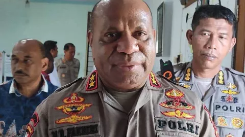 Polisi Sebut Ada Indikasi Beberapa Pejabat Jadi Sumber Dana KKB Papua - GenPI.co