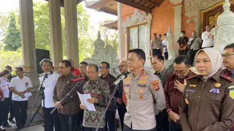 Wayan Koster Larang Wisata Pendakian Seluruh Gunung di Bali - GenPI.co