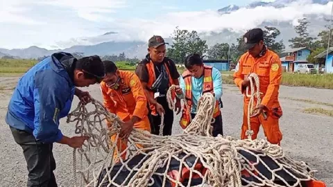 12 Personel SAR Dekati Lokasi Kecelakaan Pesawat di Papua Pegunungan - GenPI.co