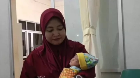 Bayi Ditemukan Berlumpur, Dibawa ke RSUD Amri Tambunan Deliserdang - GenPI.co