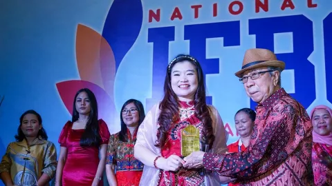 Pengusaha Anita Feng Dianugerahi Sebagai Srikandi Wirausaha Indonesia 2023 - GenPI.co