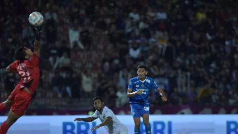 Tumbangkan Persik Kediri, Persib Bandung Evaluasi Gol Cepat - GenPI.co