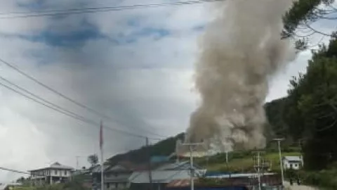Kebakaran di Dogiyai Papua Tengah, 2 Kantor dan 8 Rumah Ludes - GenPI.co
