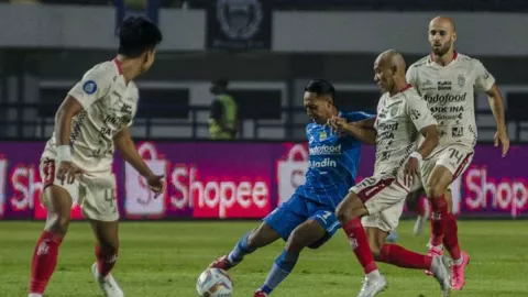 Pelatih Bali United Stefano Cugurra Syukuri Imbang Lawan Persib Bandung - GenPI.co