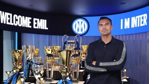 Emil Audero Berjalan di Gunung Rinjani Saat Diperkenalkan Inter Milan - GenPI.co