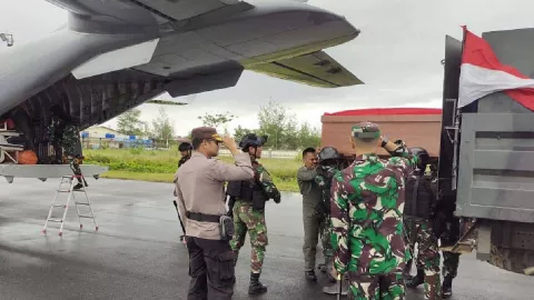 Jenazah Anggota Marinir Korban Penembakan KKB Papua Dibawa ke Grobogan - GenPI.co