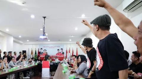 Hadiri Pengukuhan GSI di Rumah Aspirasi Ganjar Pranowo, Gading Marten Jujur - GenPI.co