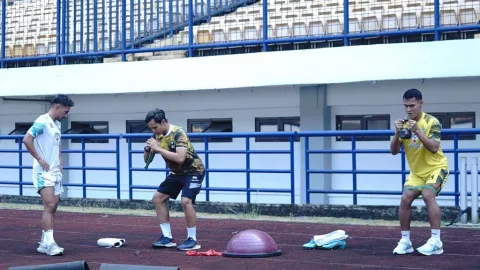 Persib Bandung Ungkap Kondisi Terbaru Sato dan Reky - GenPI.co
