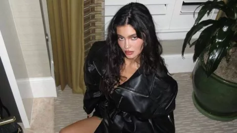 Keren, Kylie Jenner Bakal Luncuran Jenama Fesyen Terbaru "Khy" - GenPI.co