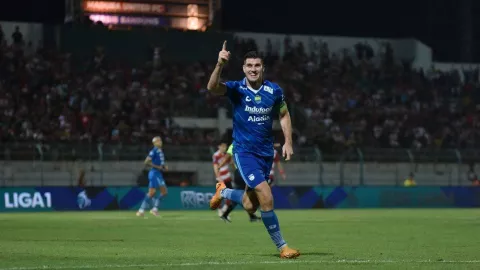 Permalukan Madura United, Persib Bandung Pepet Borneo FC di Puncak Klasemen Liga 1 - GenPI.co