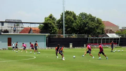 Jelang Laga Lawan Kanada, Timnas Spanyol U-17 Gelar Latihan Perdana - GenPI.co