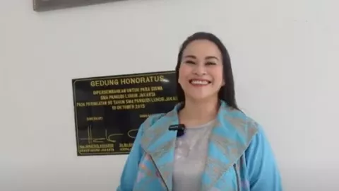 Zoya Amirin Ungkap Penyebab Organ Intim Wanita Kaku saat Bermain Cinta - GenPI.co