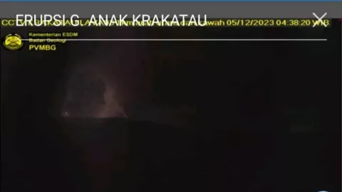 Waspada! Gunung Anak Krakatau Erupsi, Semburkan Abu Setinggi 700 Meter - GenPI.co