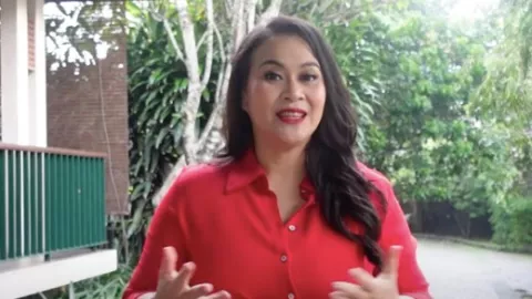 Zoya Amirin Ungkap Posisi Paling Enak Bermain Cinta - GenPI.co
