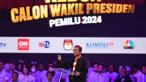 Mahfud MD Sebut Sulitnya Berantas Pinjol Ilegal dan Judi Online - GenPI.co