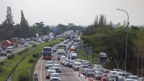 Arus Balik Natal, Jalan Tol Ini Berlaku One Way dan Contraflow Mulai Hari Ini Pukul 14.00 WIB - GenPI.co