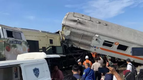 Kecelakaan Kereta di Bandung, KAI Minta Maaf - GenPI.co