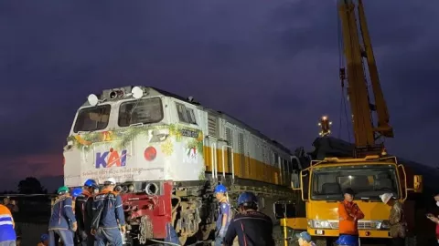 Ini Kesaksian Warga saat Kecelakaan Kereta di Bandung, Terdengar Bunyi Brak - GenPI.co