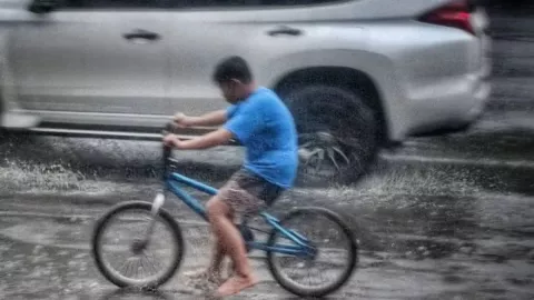 BMKG: Sebagian Wilayah Indonesia Berpotensi Diguyur Hujan Lebat - GenPI.co