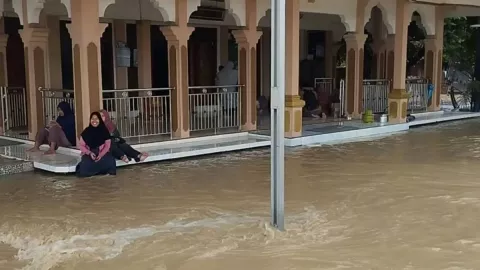 Banjir Terjang Demak, 8.170 Warga Terpaksa Mengungsi - GenPI.co