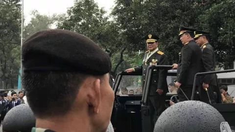 Resmi Sandang Jenderal Bintang Empat, Prabowo Subianto: Kayaknya Berat Ya - GenPI.co