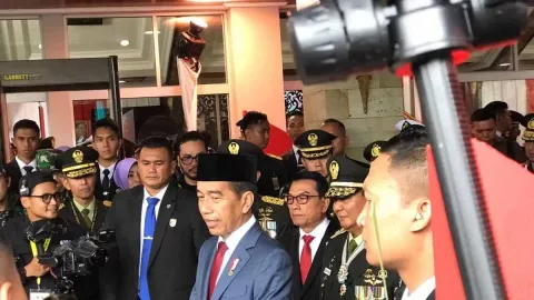 Isu Akan Terlibat di Pemerintahan Jika Prabowo Menang, Jokowi: Kok Tanya Saya - GenPI.co