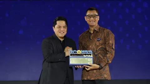 Dirut PLN Raih Best CEO of Communications, Erick Thohir Dorong Keterbukaan Informasi - GenPI.co