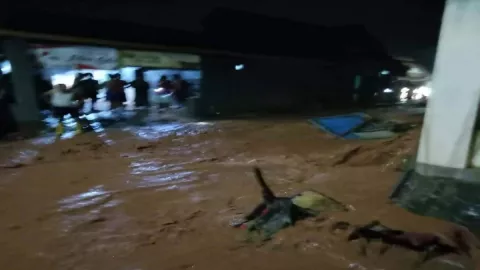 2 Orang Meninggal dan 50 Rumah Rusak Akibat Banjir Bandang di Pekalongan - GenPI.co