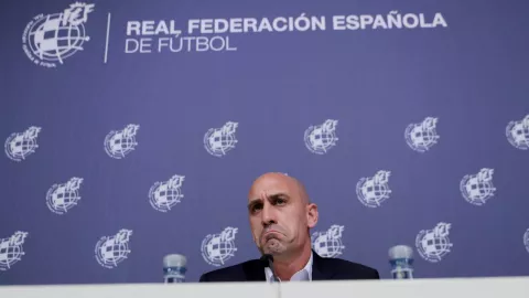 Diduga Korupsi, Federasi Sepak Bola Spanyol Diperiksa Polisi - GenPI.co