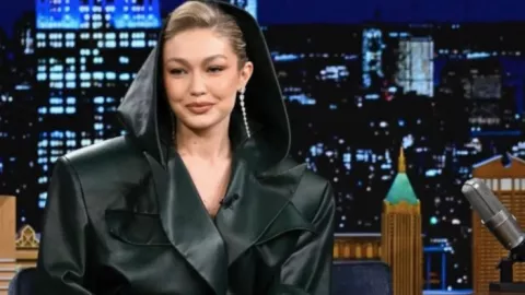 Makin Romantis, Bradley Cooper dan Gigi Hadid Umbar Kemesraan - GenPI.co