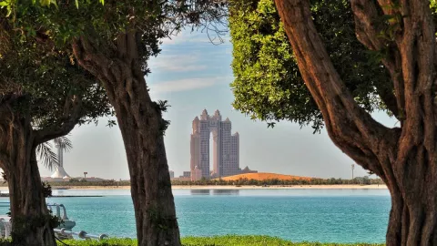 5 Tempat yang Tidak boleh Dilewatkan Saat Kamu Jalan-jalan ke Abu Dhabi - GenPI.co
