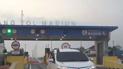 Atasi Lonjakan Kendaraan Libur Lebaran, Gerbang Tol Madiun Tambah Gardu - GenPI.co