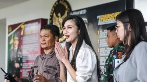 Suami Tersangka Korupsi, Sandra Dewi Sangat Trauma - GenPI.co