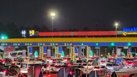 Puncak Arus Mudik Lebaran di Gerbang Tol Kalikangkung, 68.000 Kendaraan Melintas - GenPI.co