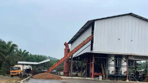 KPK Sita Pabrik Pengolahan Sawit dan Rumah Bupati Labuhan Batu Erik Adtrada - GenPI.co