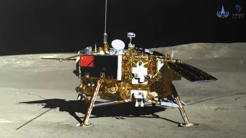 Pesawat Ruang Angkasa China Mendarat di Bulan, Persaingan dengan AS Meningkat - GenPI.co