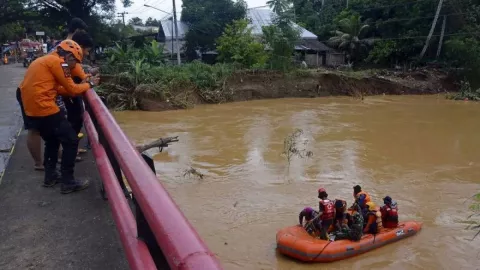 Korban Meninggal Banjir di Luwu Jadi 11 Orang - GenPI.co