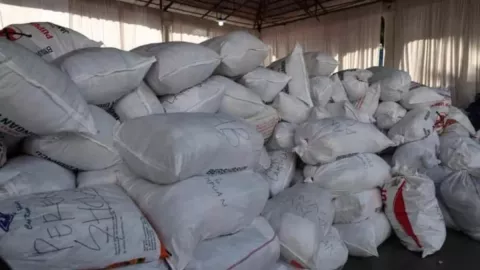 Setop Bantuan Baju Layak Pakai untuk Korban Banjir Lahar Dingin Gunung Marapi, Diskominfo: Sudah Menumpuk! - GenPI.co