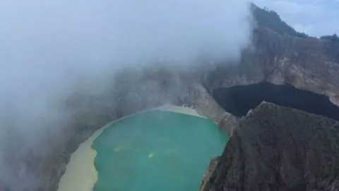 Wisata ke Danau Kelimutu, Pengunjung Wajib Pakai Masker - GenPI.co