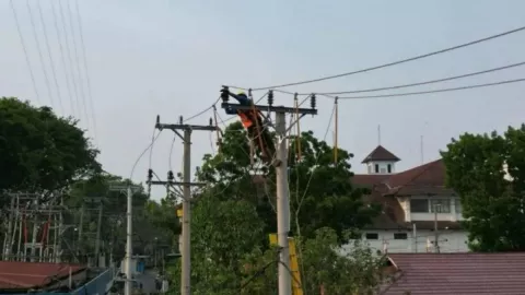 Sempat Blackout, PLN Sebut Aliran Listrik di Sumatra Kembali Normal 100% - GenPI.co