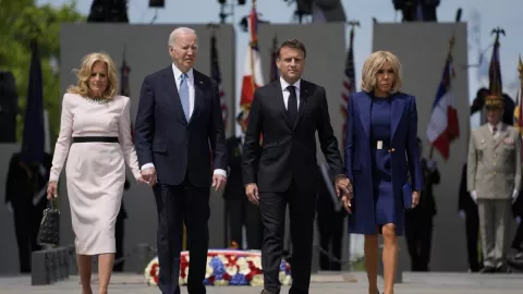 Emmanuel Macron dan Joe Biden Bahas Bantuan untuk Ukraina Melawan Rusia - GenPI.co