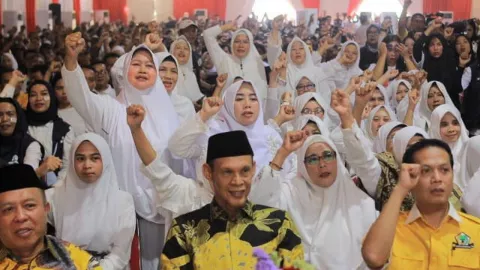 Dukung Jaro Ade, Ribuan Warga Kabupaten Bogor Sesaki Stadion Pakansari - GenPI.co