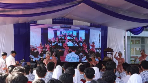 OJK Jabar Tegaskan Pentingnya Literasi dan Inklusi Keuangan Digital bagi Pelajar - GenPI.co