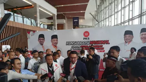 Syarat Pengusungan Calon di PIlkada Berubah, Ridwan Kamil: Saya Mengikuti Saja - GenPI.co