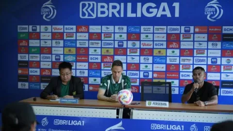 Paul Munster Sebut Malik Risaldi Belum Bisa Dipastikan Bela Persebaya - GenPI.co