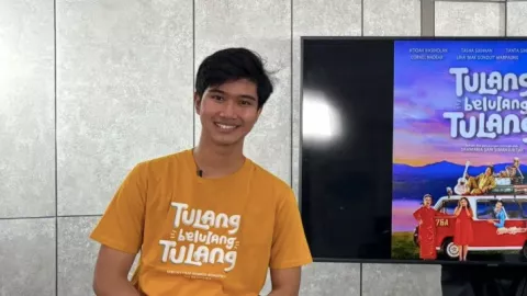 Berkah Syuting Film, Cornel Nadeak Diizinkan Belajar Menyetir Mobil - GenPI.co