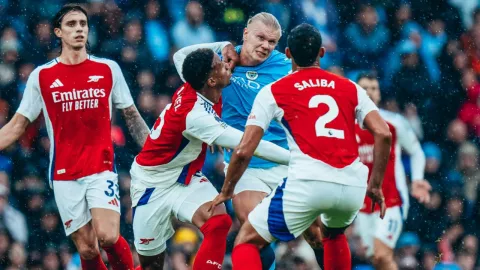 Manchester City Ditahan Imbang, Pep Guardiola Sorot Taktik Bertahan Arsenal - GenPI.co