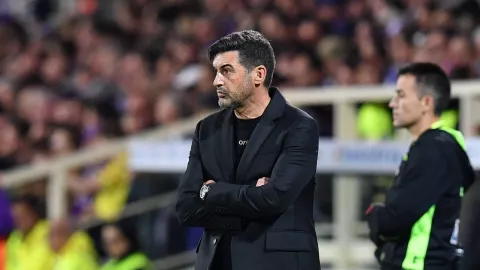 AC Milan Dibungkam Fiorentina, Paulo Fonseca Salahkan Anak Asuhnya - GenPI.co